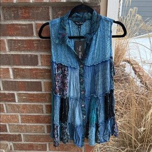 Young Threads 🧵 Ladies XL Blue Patchwork Sleeveless Button Front Duster Tunic